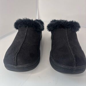 Flexisole Black Suede Slippers with Faux Fur Lining size 7.5